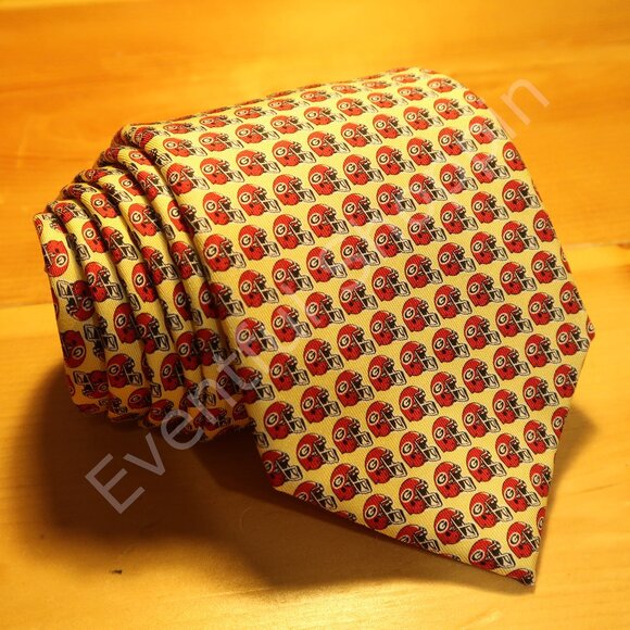 Vineyard Vines Other - Vineyard Vines Georgia Bulldogs Football Helmet Silk Tie in Pale Yellow